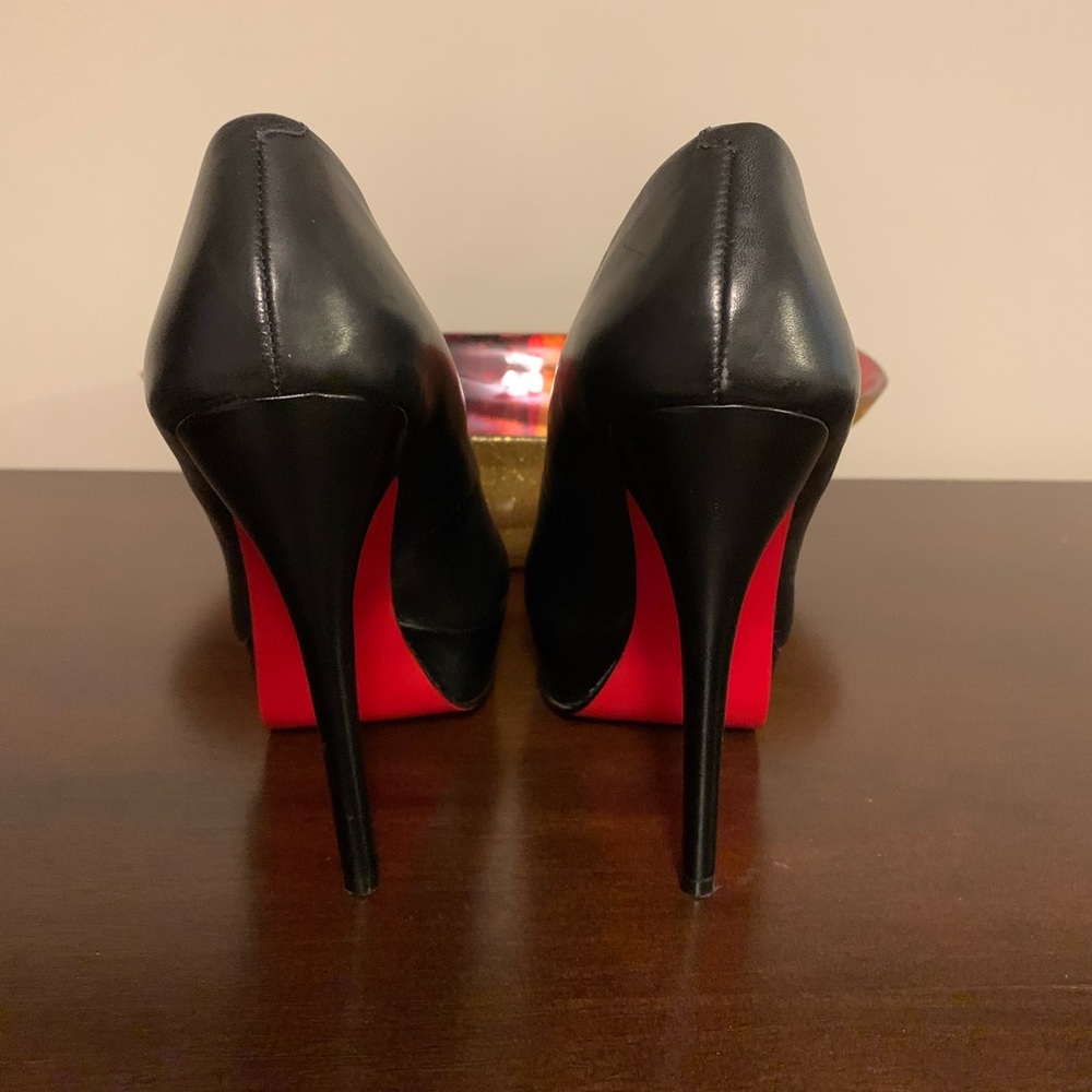 Cute red bottom high heels!! ❤️